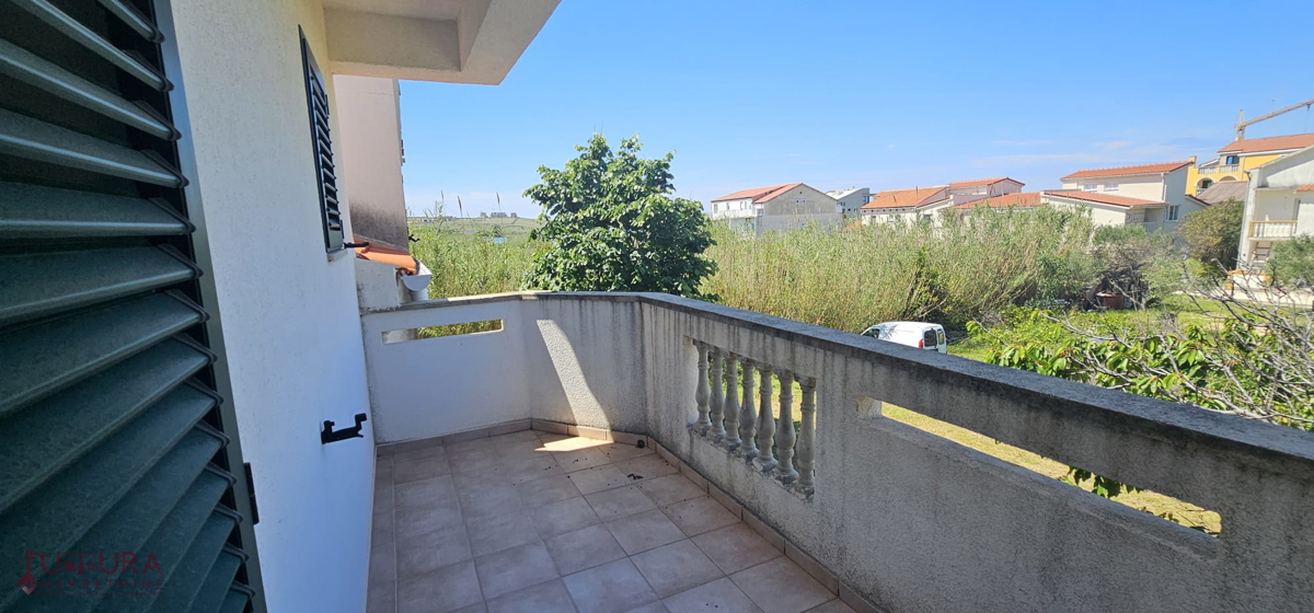 PAG - POVLJANA, CASA 300M2, 6 APPARTAMENTI, VENDITA, GARAGE, VISTA, POSIZIONE!!