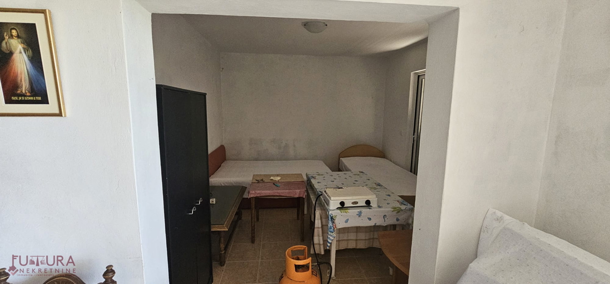 PAG - POVLJANA, CASA 300M2, 6 APPARTAMENTI, VENDITA, GARAGE, VISTA, POSIZIONE!!