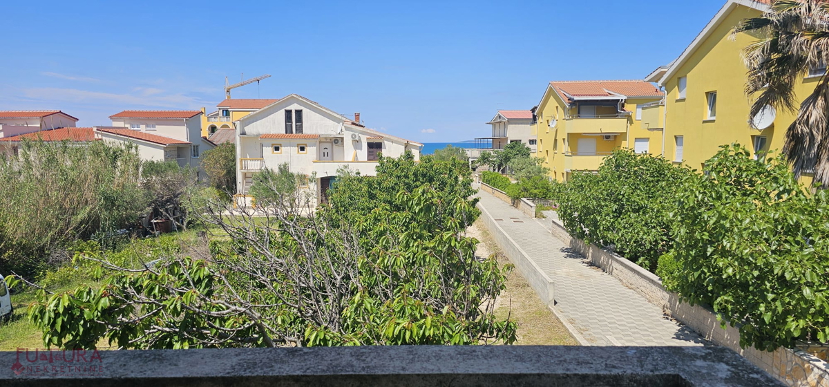 PAG - POVLJANA, CASA 300M2, 6 APPARTAMENTI, VENDITA, GARAGE, VISTA, POSIZIONE!!