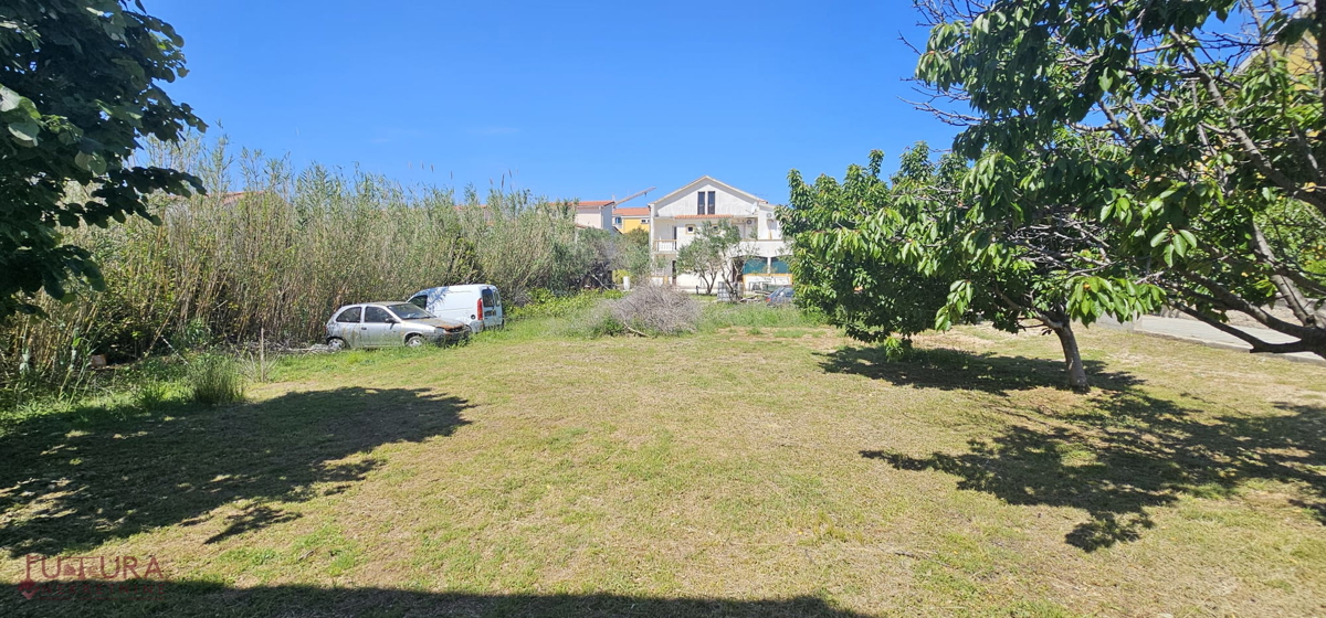 PAG - POVLJANA, CASA 300M2, 6 APPARTAMENTI, VENDITA, GARAGE, VISTA, POSIZIONE!!