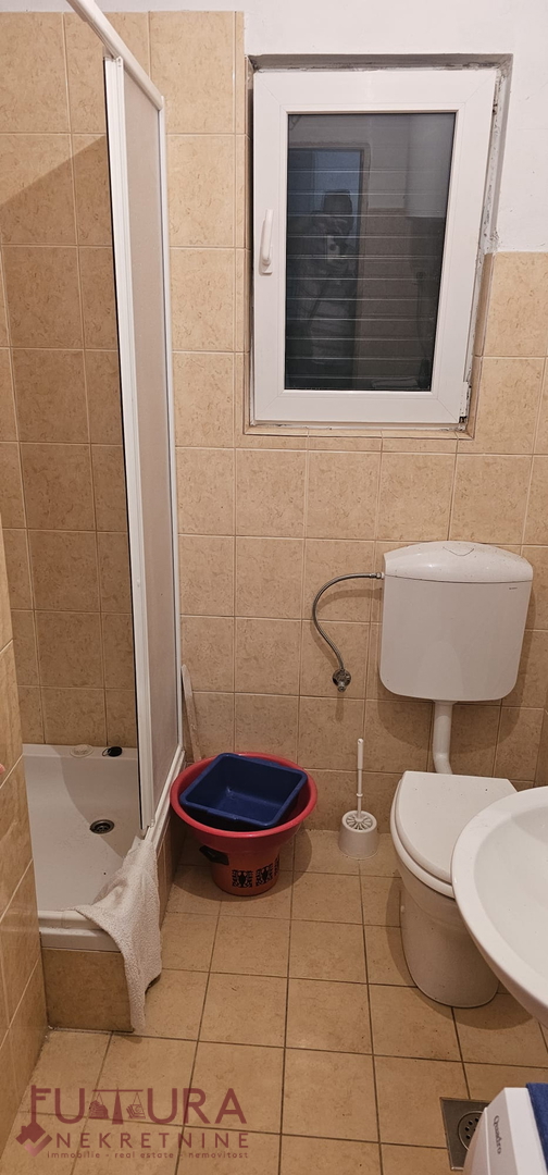 PAG - POVLJANA, CASA 300M2, 6 APPARTAMENTI, VENDITA, GARAGE, VISTA, POSIZIONE!!