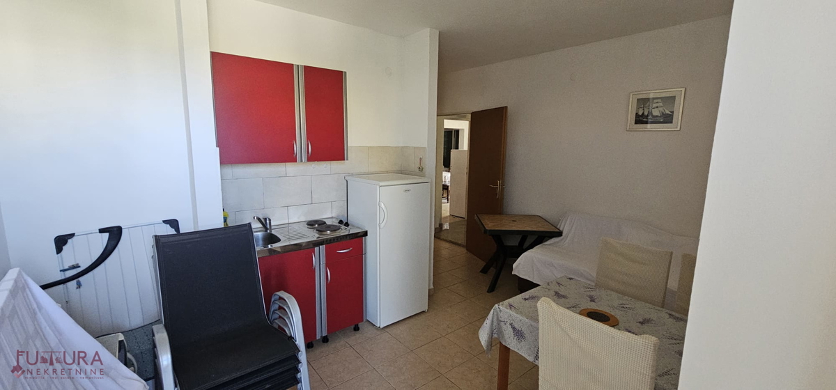 PAG - POVLJANA, CASA 300M2, 6 APPARTAMENTI, VENDITA, GARAGE, VISTA, POSIZIONE!!