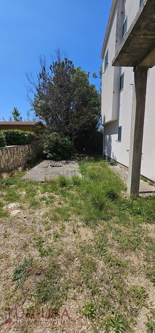 PAG - POVLJANA, CASA 300M2, 6 APPARTAMENTI, VENDITA, GARAGE, VISTA, POSIZIONE!!
