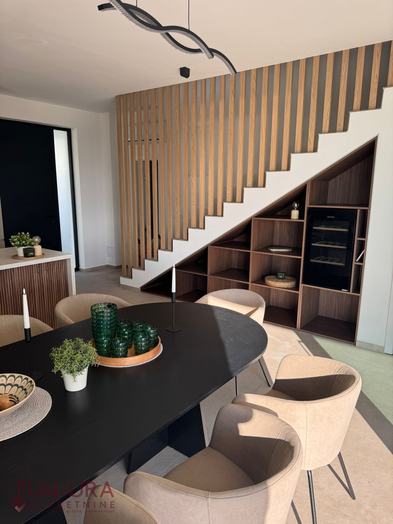 PAG - KOLAN, VILLA IN VENDITA 190 M2, NUOVA, PISCINA, VISTA!!!