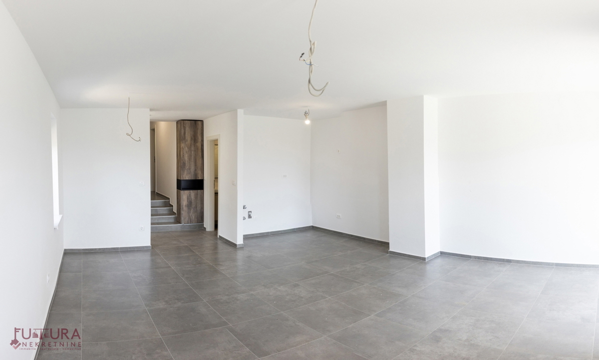 PAG - MANDRE, APPARTAMENTO 100,32 M2, VENDITA, VISTA, GIARDINO, GARAGE, POSIZIONE!!!