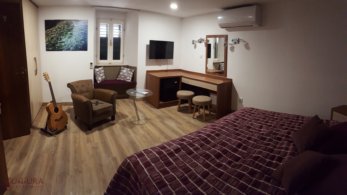 PAG - CENTRO, CASA 150 M2, VENDITA, STRUTTURA RICETTIVA TURISTICA RODATA, POSIZIONE!!!