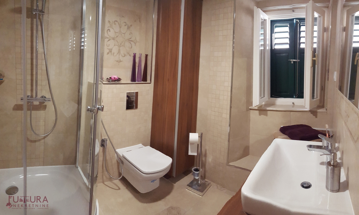 PAG - CENTRO, CASA 150 M2, VENDITA, STRUTTURA RICETTIVA TURISTICA RODATA, POSIZIONE!!!