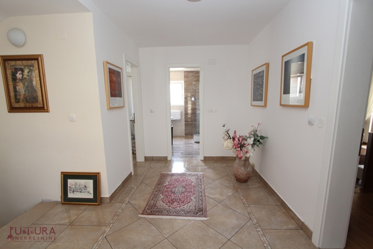PAG, VENDITA CASA 298 M2, VISTA, POSIZIONE!!