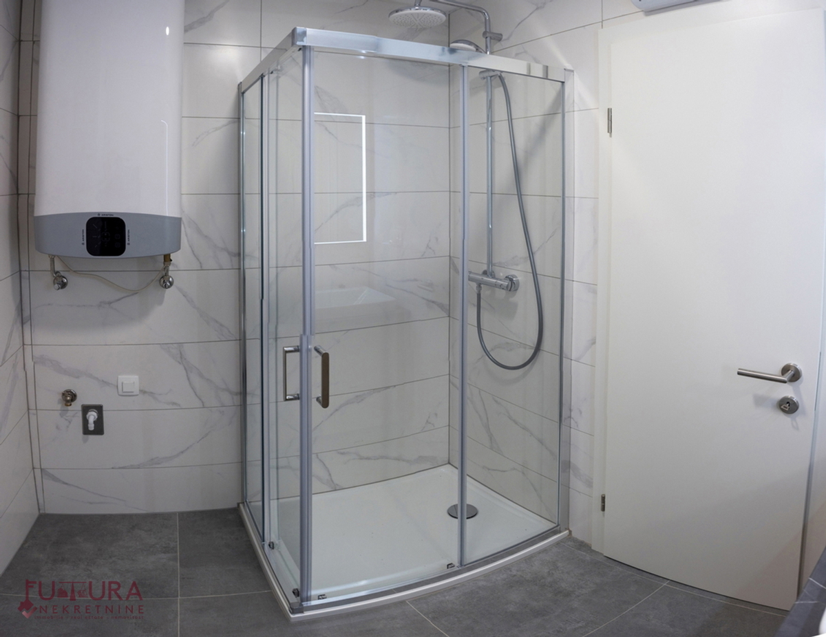 PAG - MANDRE, APPARTAMENTO 100,32 M2, VENDITA, VISTA, GIARDINO, GARAGE, POSIZIONE!!!