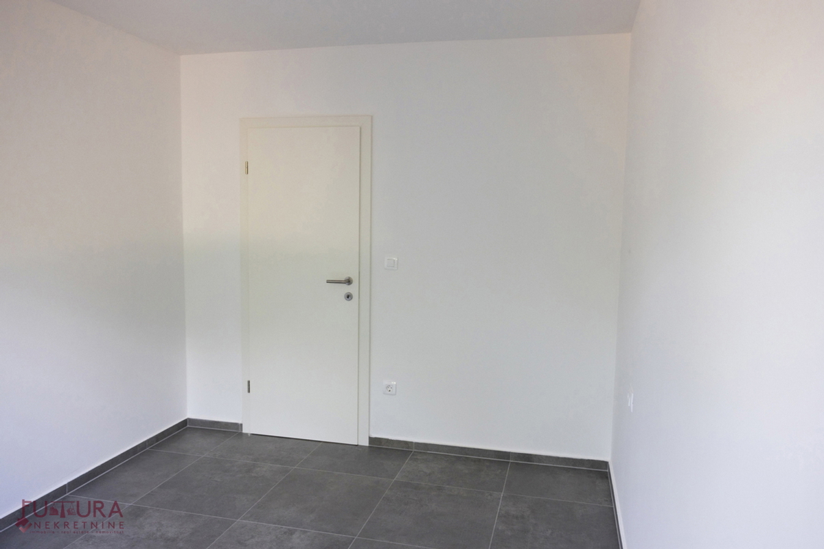 PAG - MANDRE, APPARTAMENTO 100,32 M2, VENDITA, VISTA, GIARDINO, GARAGE, POSIZIONE!!!