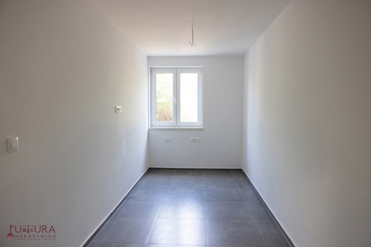PAG - MANDRE, APPARTAMENTO 100,32 M2, VENDITA, VISTA, GIARDINO, GARAGE, POSIZIONE!!!