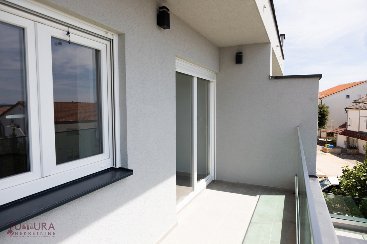 PAG - MANDRE, APPARTAMENTO 100,32 M2, VENDITA, VISTA, GIARDINO, GARAGE, POSIZIONE!!!