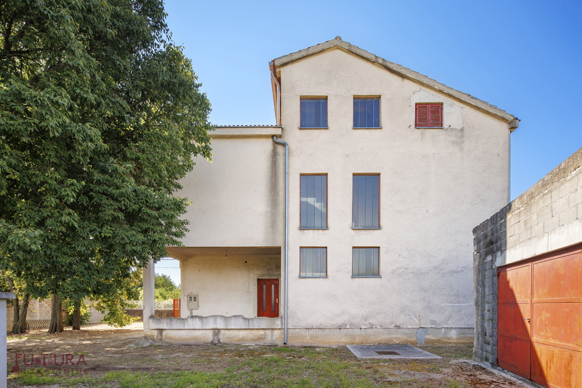 ZADAR - SMILČIĆ, CASA 470 M2, VENDITA, GARAGE!