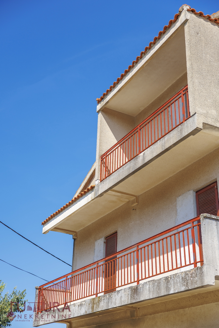 ZADAR - SMILČIĆ, CASA 470 M2, VENDITA, GARAGE!