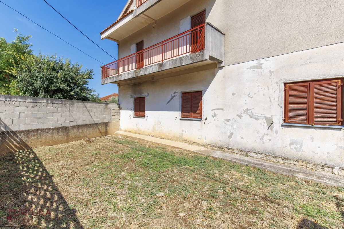 ZADAR - SMILČIĆ, CASA 470 M2, VENDITA, GARAGE!