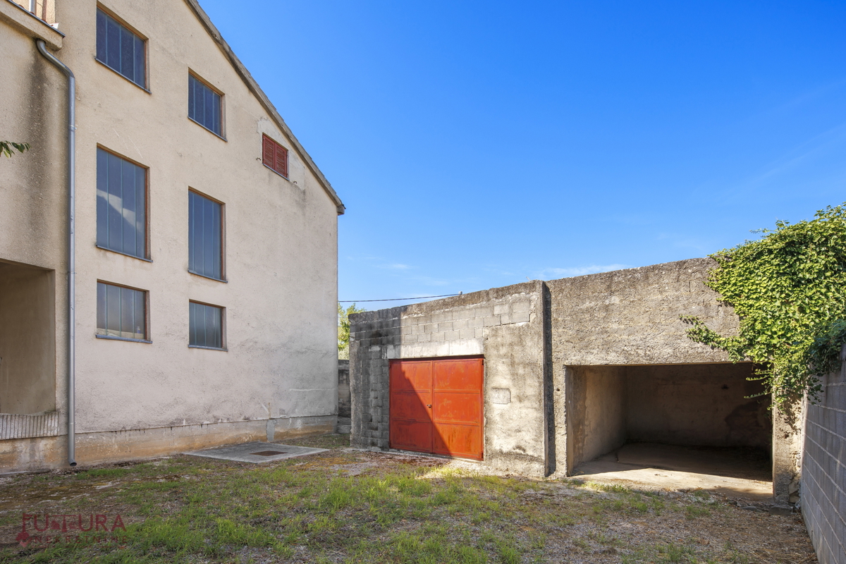 ZADAR - SMILČIĆ, CASA 470 M2, VENDITA, GARAGE!