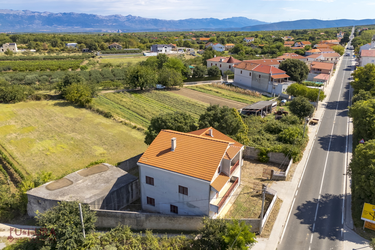 ZADAR - SMILČIĆ, CASA 470 M2, VENDITA, GARAGE!