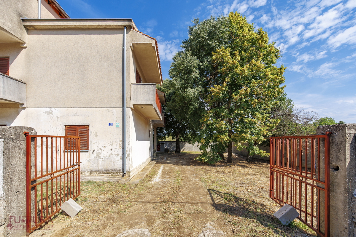 ZADAR - SMILČIĆ, CASA 470 M2, VENDITA, GARAGE!