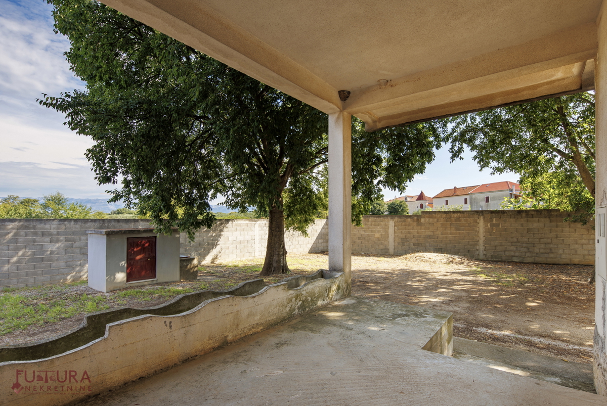 ZADAR - SMILČIĆ, CASA 470 M2, VENDITA, GARAGE!