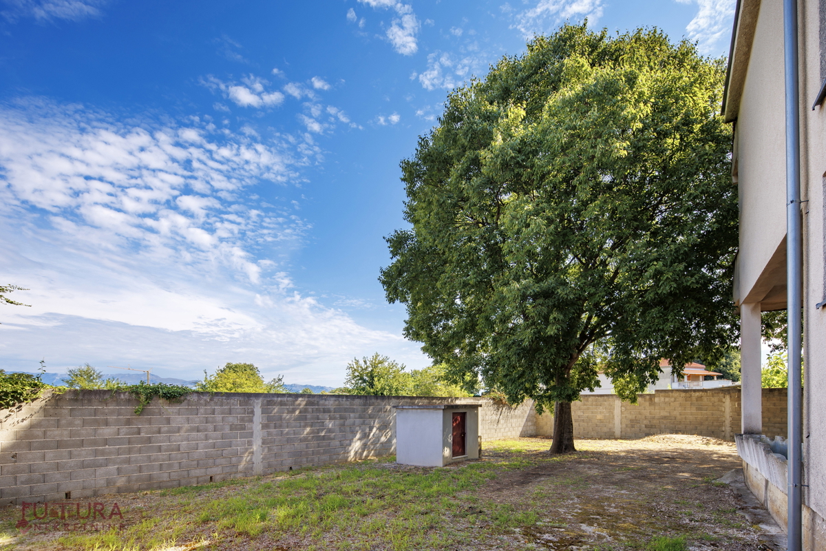 ZADAR - SMILČIĆ, CASA 470 M2, VENDITA, GARAGE!