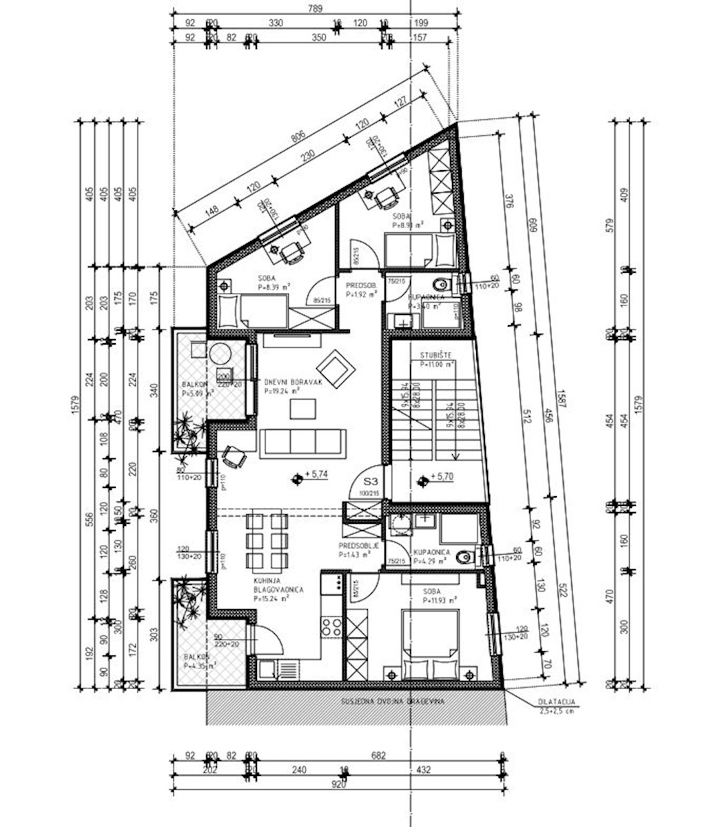 Attico trilocale con vista mare in un nuovo edificio a Kaštel Stari