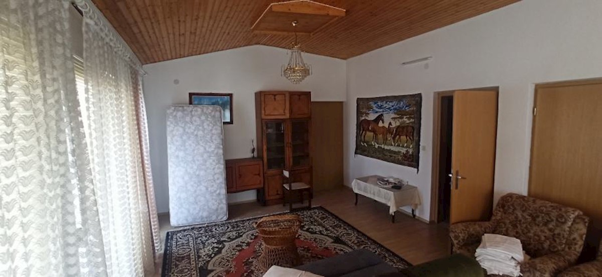 Casa nel centro di Makarska da ristrutturare completamente, 650 m2 RIDOTTO!!!