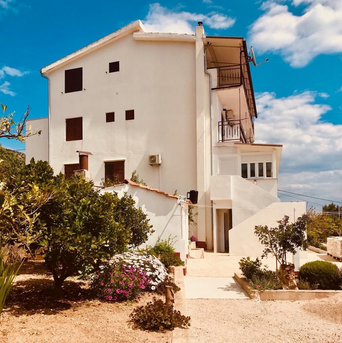 Casa indipendente con vista mare sul lato sud di Hvar