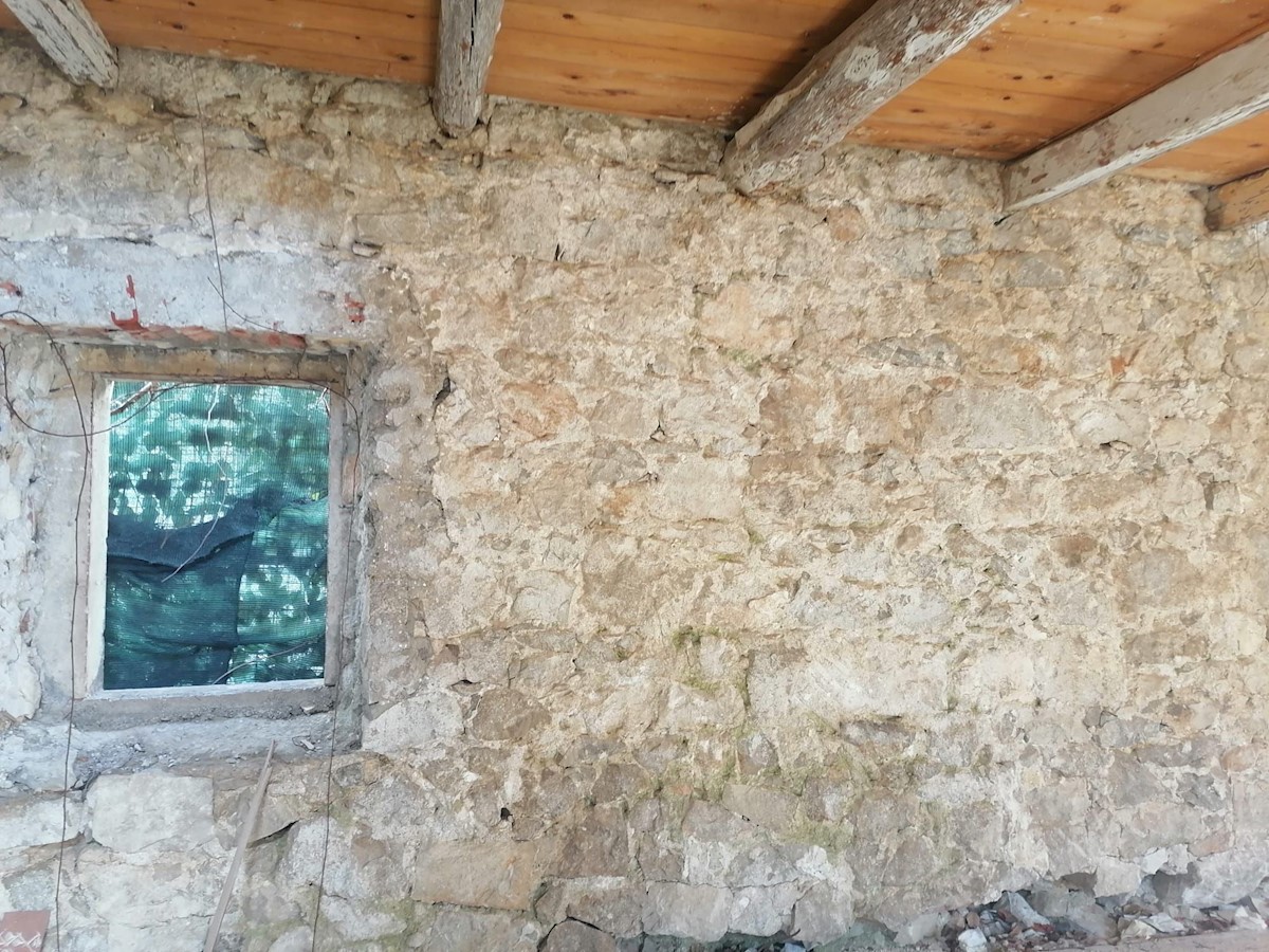 Casa in pietra a schiera nel centro di Baška Voda