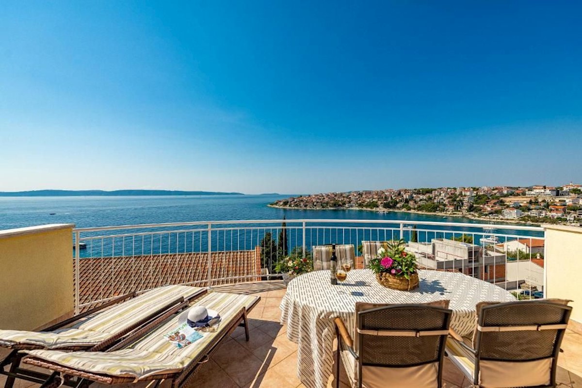 Villa con piscina e splendida vista mare a Okrug, Čiovo