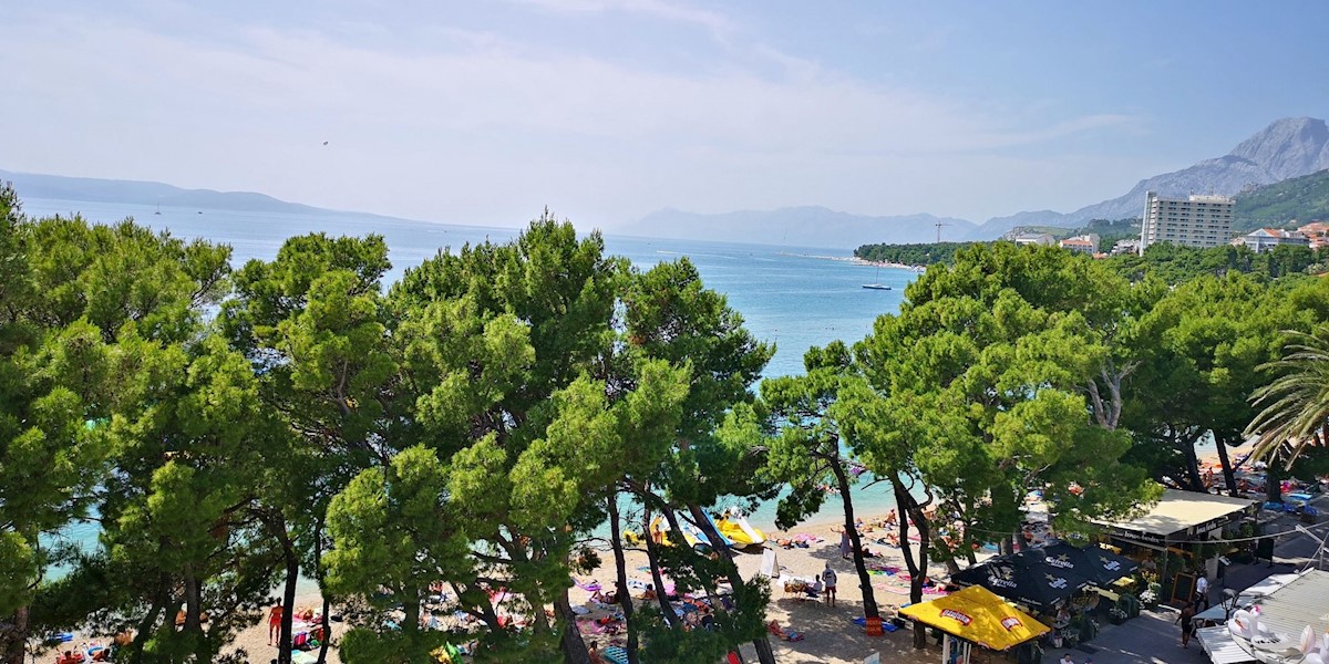 Attico di lusso con vista mare sulla spiaggia di Makarska