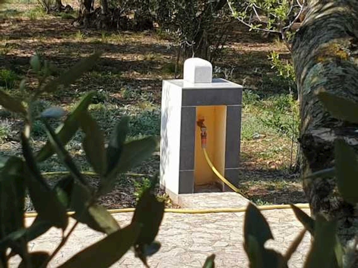 ENORME COMPLESSO DI CASE DI LUSSO