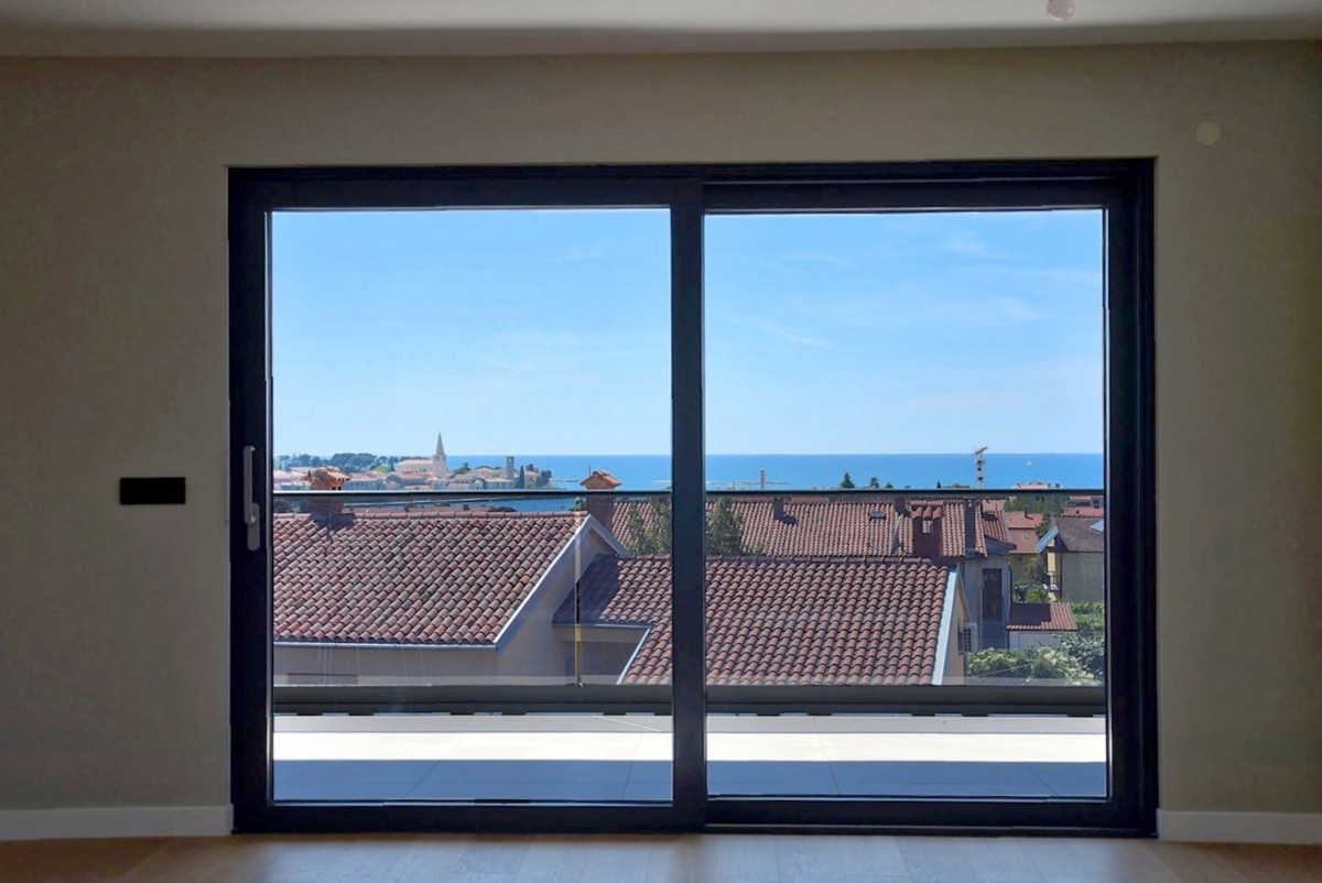 Parenzo, attico di lusso con garage e splendida vista mare