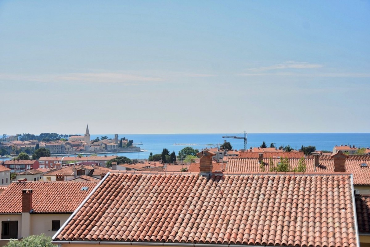 Parenzo, attico di lusso con garage e splendida vista mare