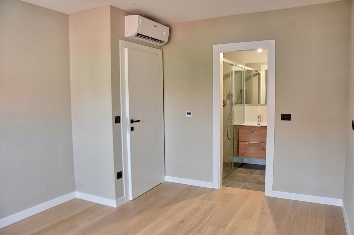 Parenzo, attico di lusso con garage e splendida vista mare