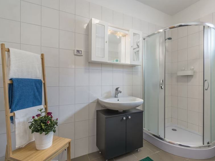 Casa singola con piscina vicino ad Albona - privacy e comfort   in vendita