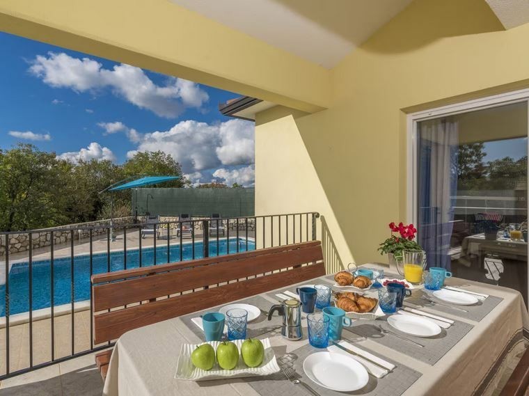 Casa singola con piscina vicino ad Albona - privacy e comfort   in vendita