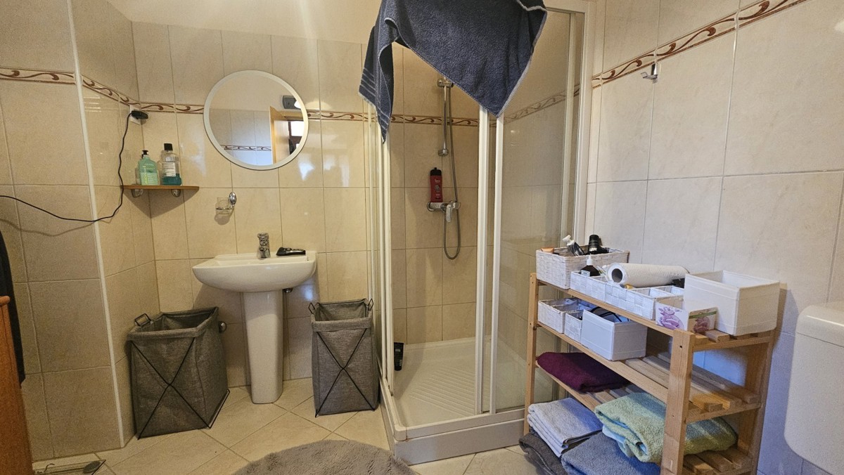 Bellissima villa con piscina e vista mare in vendita – Kaštelir, Istria