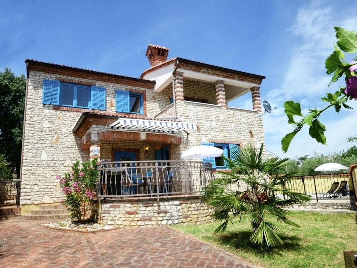 Villa con pisina e vista mare