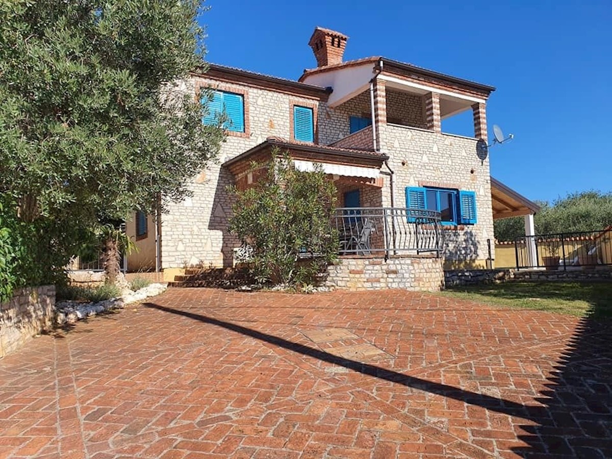 Villa con pisina e vista mare