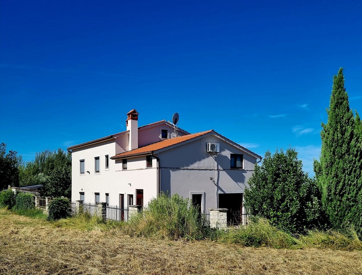 casa con vista mare ed un giardino grandissimo