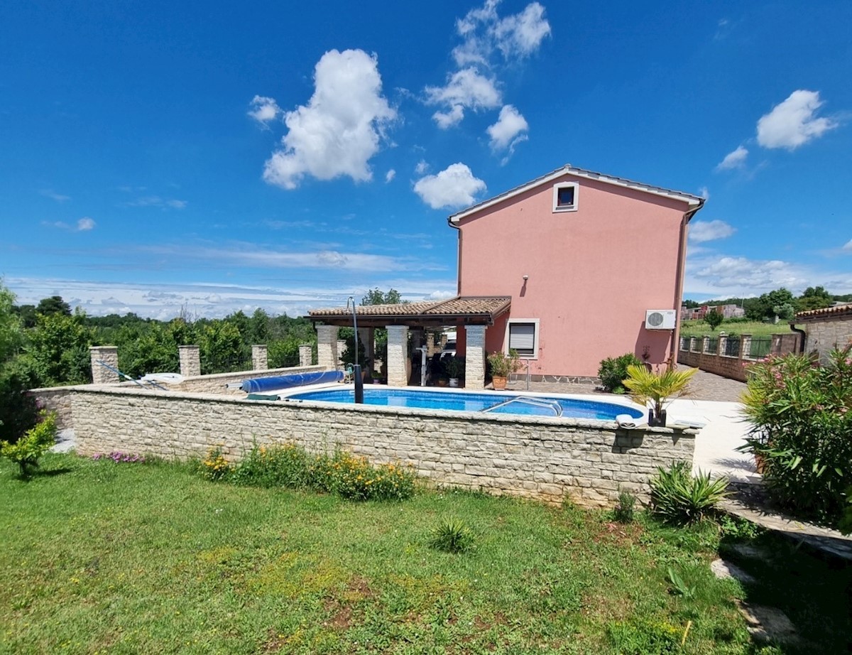 casa con vista mare ed un giardino grandissimo