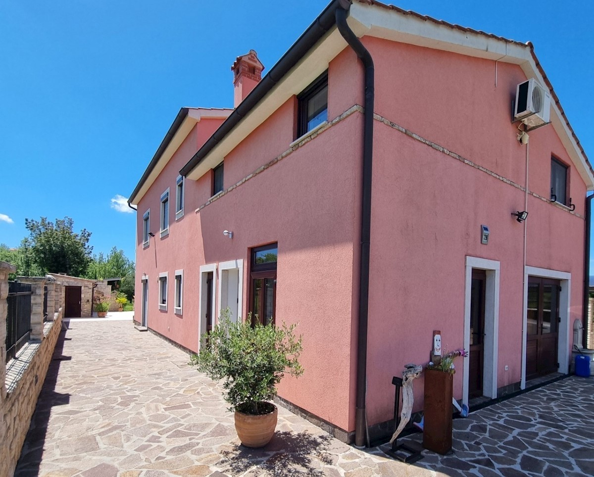 casa con vista mare ed un giardino grandissimo