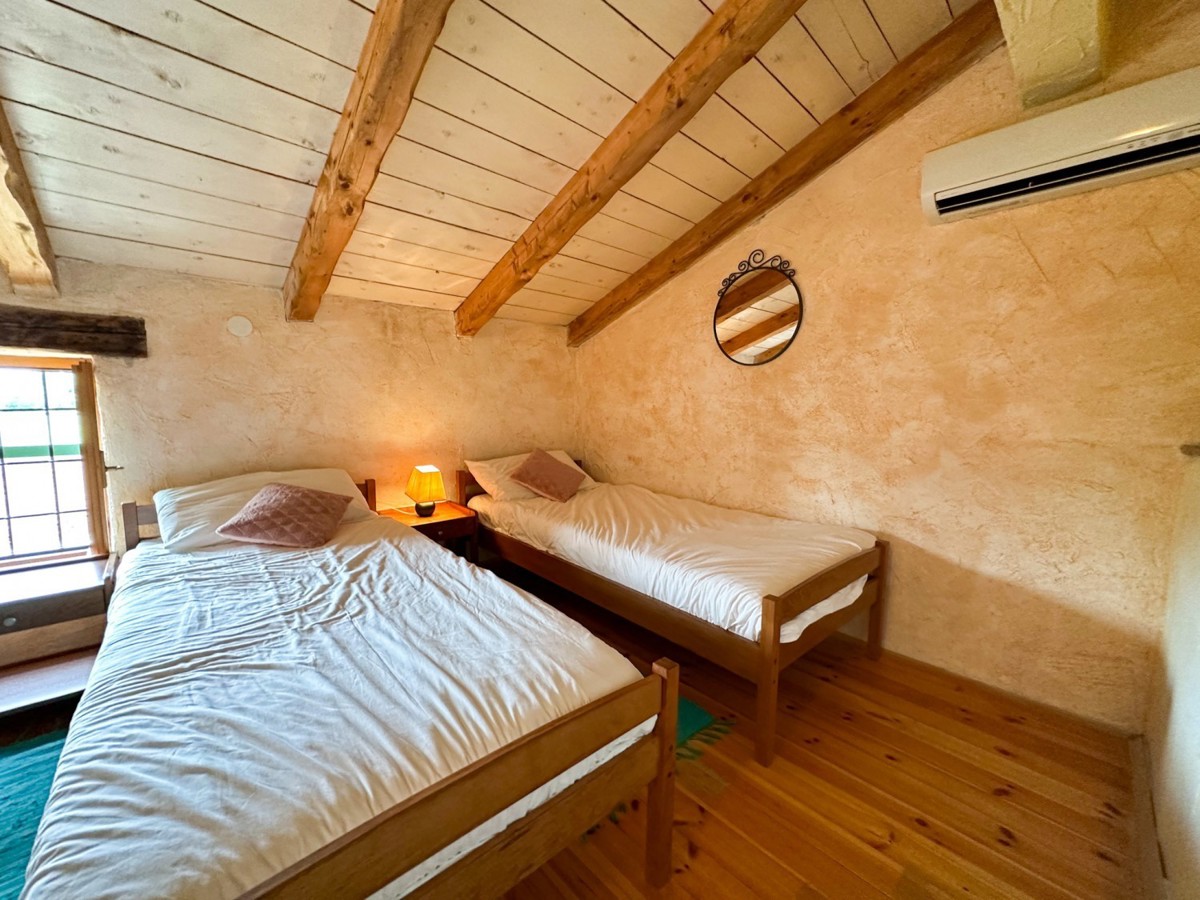 Casa in pietra in vendita vicino a Parenzo