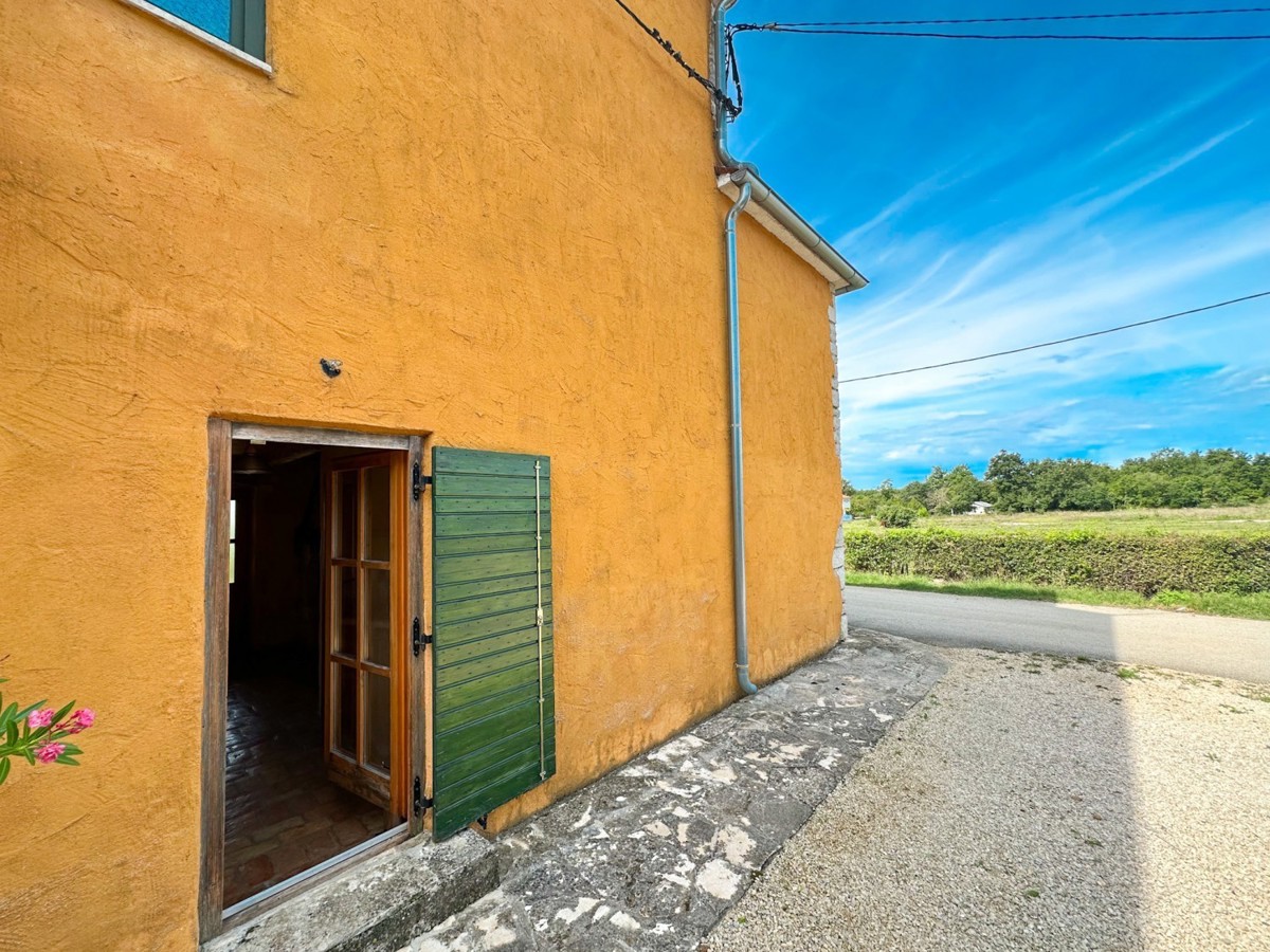 Casa in pietra in vendita vicino a Parenzo
