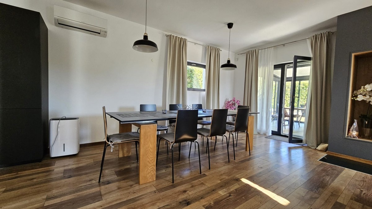 Moderna villa con piscina vicino a Parenzo - perfetta per la vita familiare, le vacanze o gli investimenti