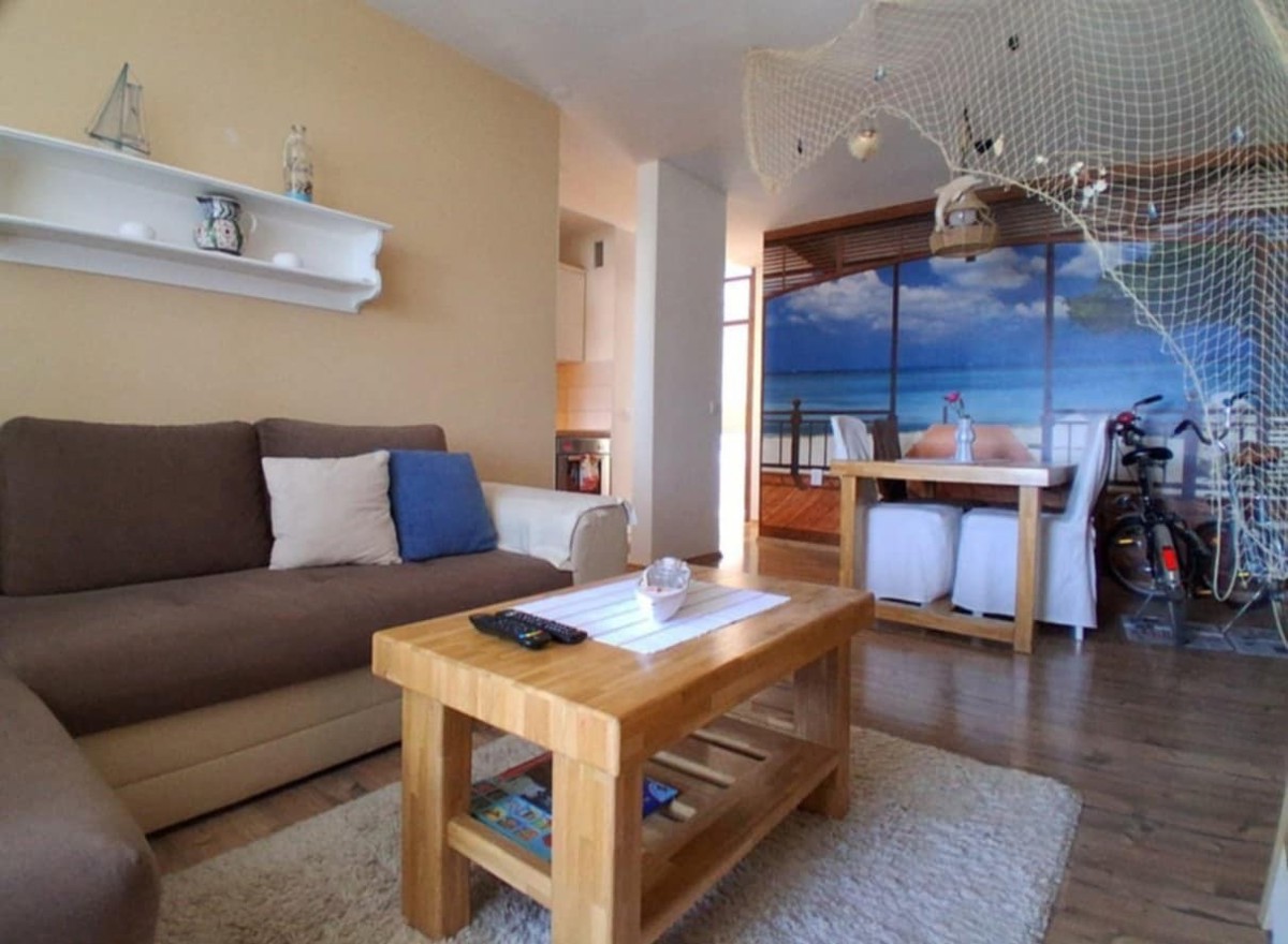 Červar Porat: PRIMA FILA SUL MARE, appartamento con tre camere da letto, superficie 62 m², 2° piano