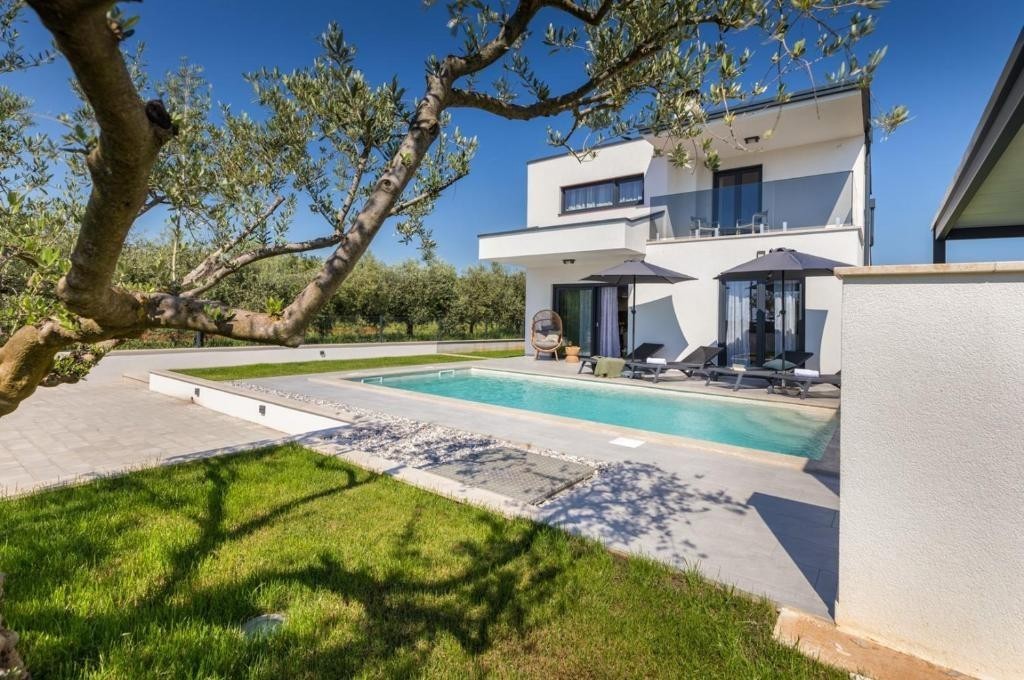 Casa singola con piscina e vista mare – a soli 5 km da Parenzo