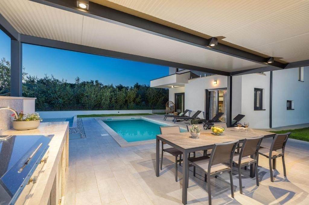 Casa singola con piscina e vista mare – a soli 5 km da Parenzo