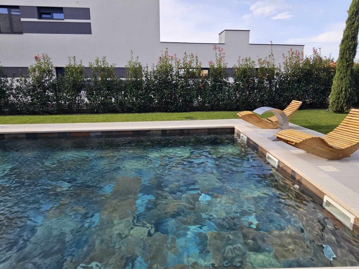 Villa di lusso  a  Parenzo