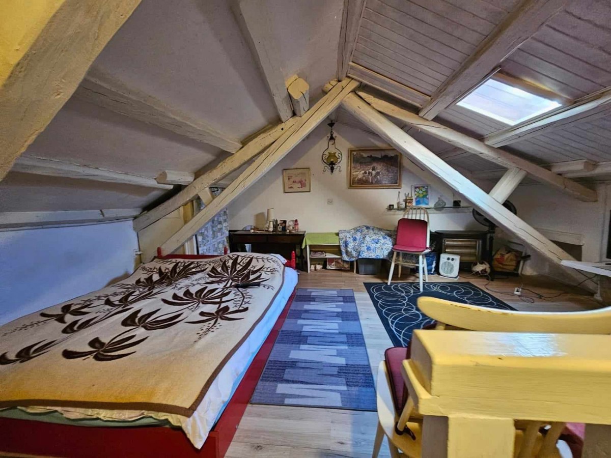 Casa in pietra in vendita vicino a Parenzo, a ca 4 km dal mare
